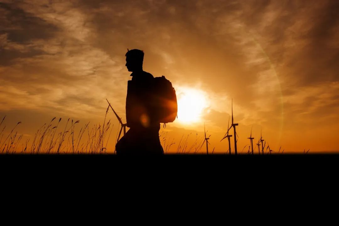 ����12��������حһ�Ƚ������İ��������硷